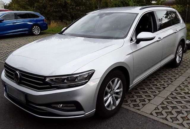 Volkswagen Passat Vari.2.0TDI DSG Business/LED/Navi/12200ne