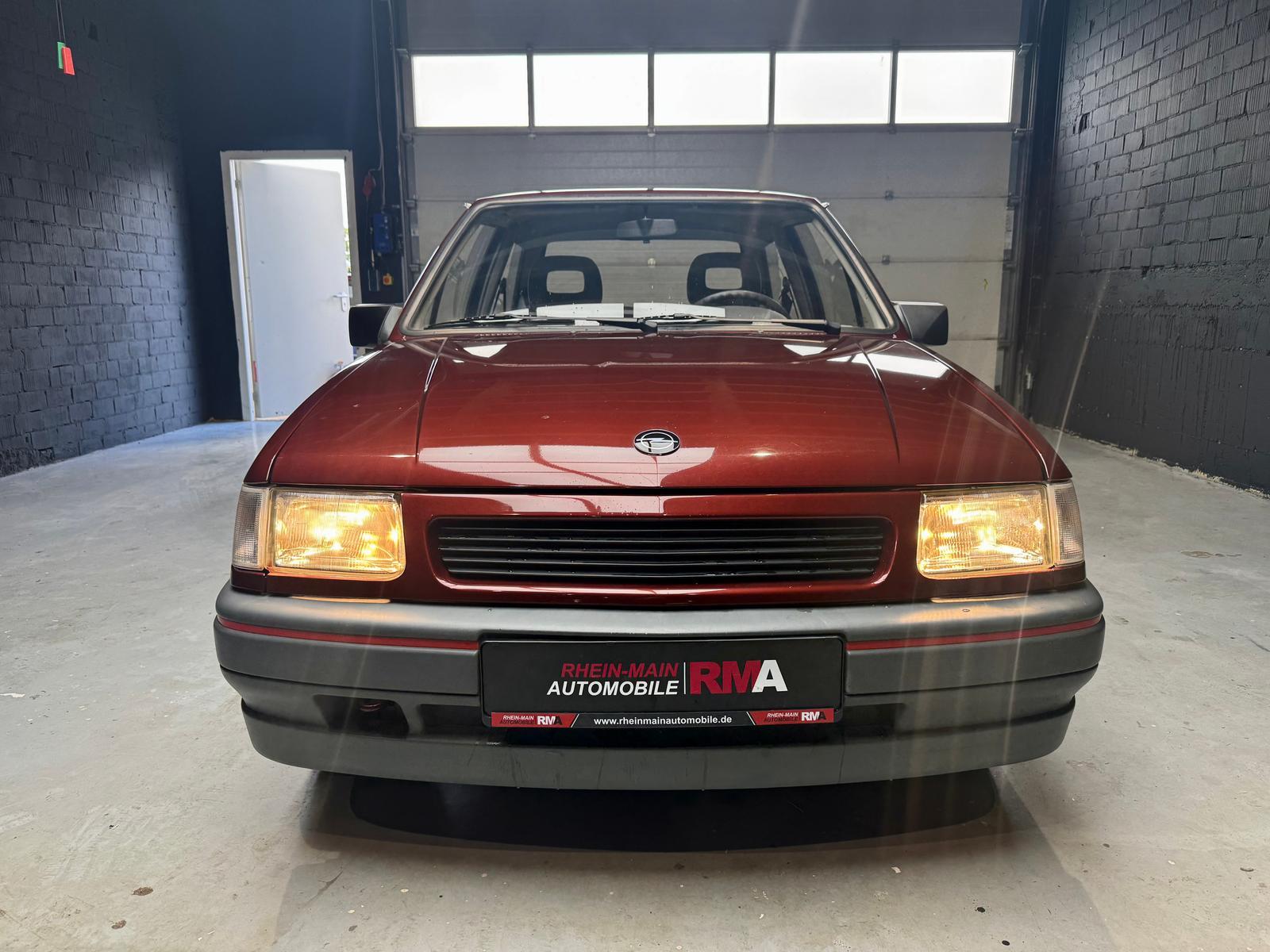 Opel Corsa 1,0 +H-KENNZEICHEN+1.HD+KILOMETER ORIGINAL