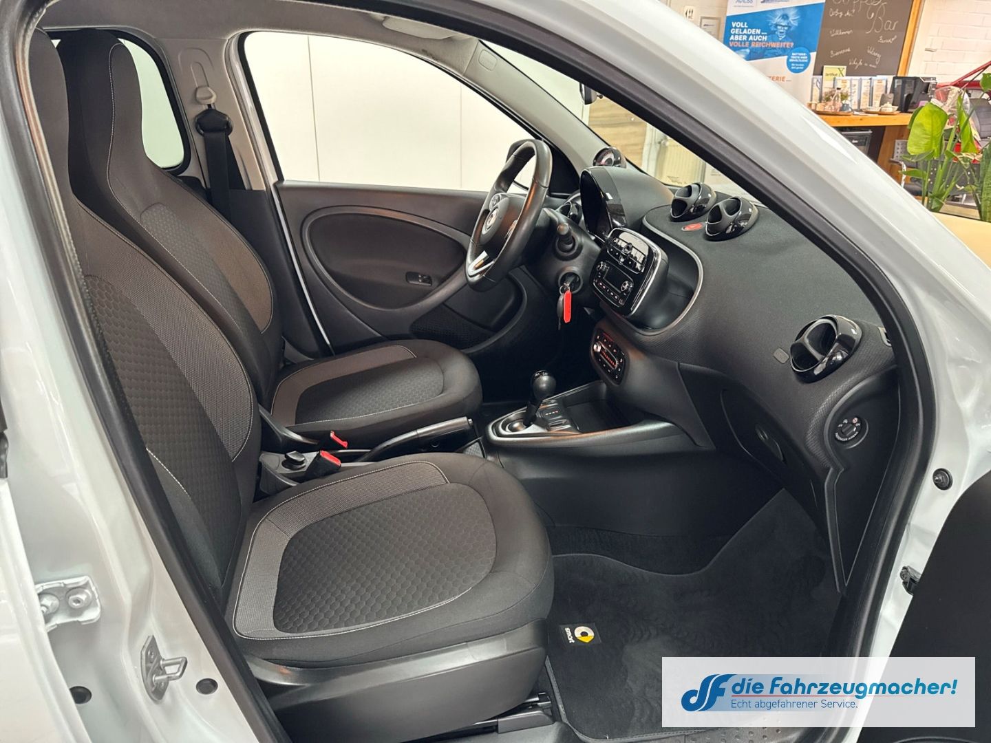 Fahrzeugabbildung Smart forfour electric drive EQ Klimaautom DAB Notbrem