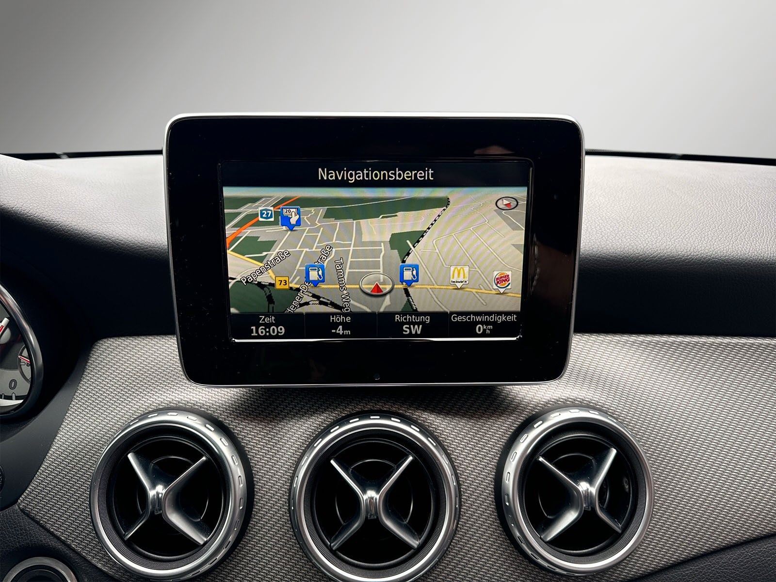 Fahrzeugabbildung Mercedes-Benz GLA 200 CDI *Allrad*AHK*Navi*Parkass*Teilleder