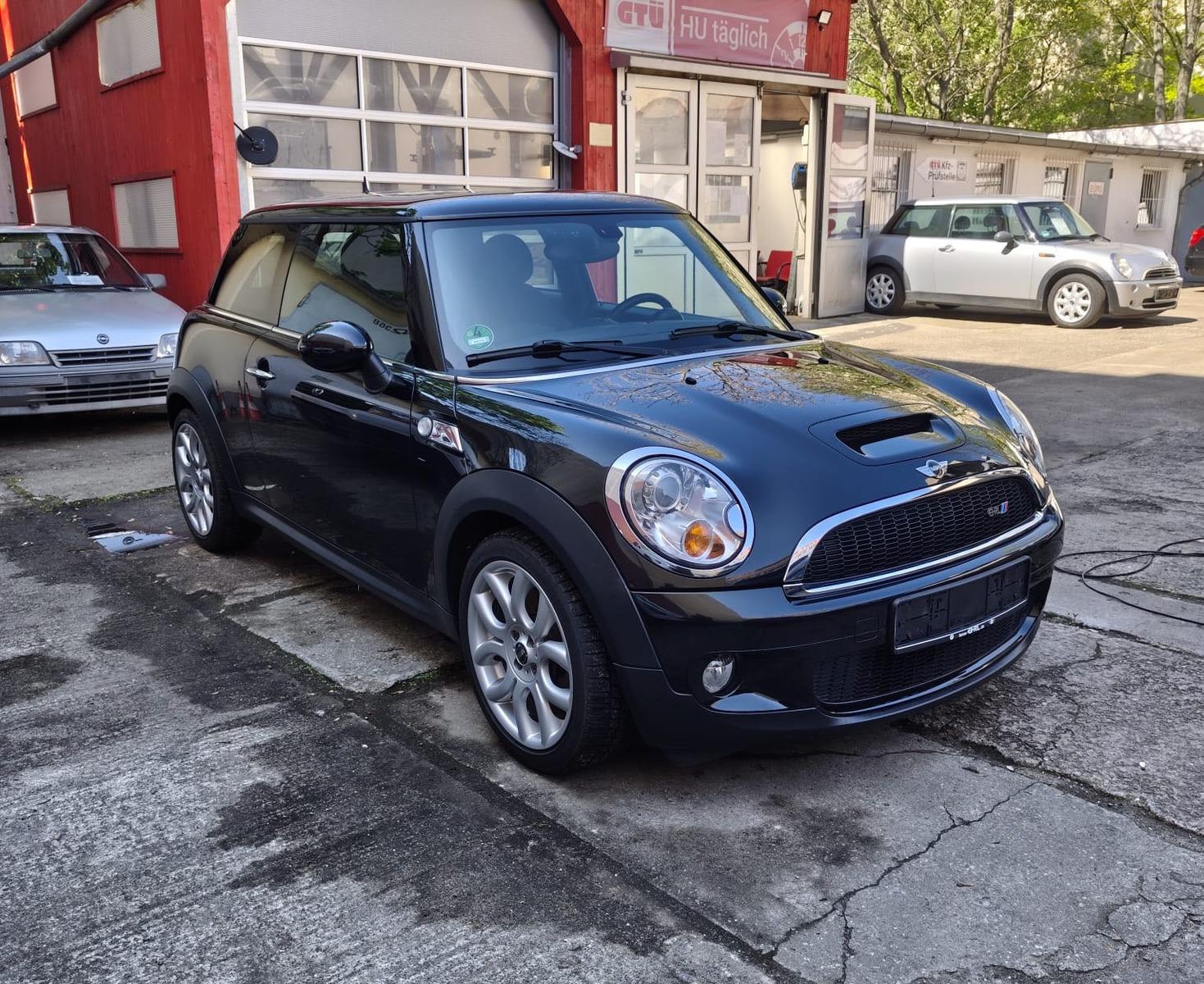 MINI Cooper S Chili Xenon 1.Hand BMW Scheckheft MINI
