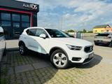 Volvo XC 40  2 WD T4 Aut/Standheizung/Navi/Garantie - weiße Volvo XC40