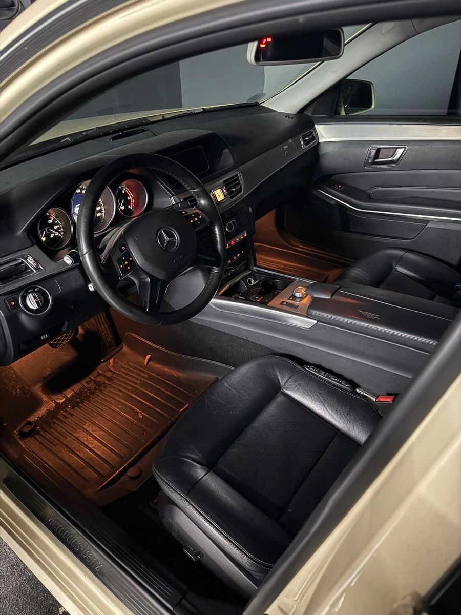 Mercedes-Benz E200 2015 — вигляд ззаду