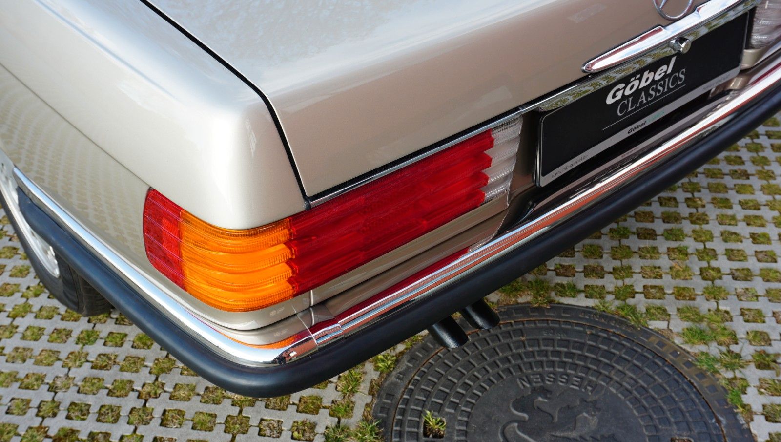 Fahrzeugabbildung Mercedes-Benz 560 SL