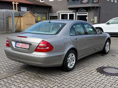 MERCEDES-BENZ E 350 Lim*NAVI*PDC*TEMP*SHZ*AUTOMATIK*2.HAND*AHK