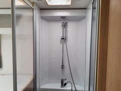 Sunlight T 68, Einzelbetten und Hubbett,Sat automatisch