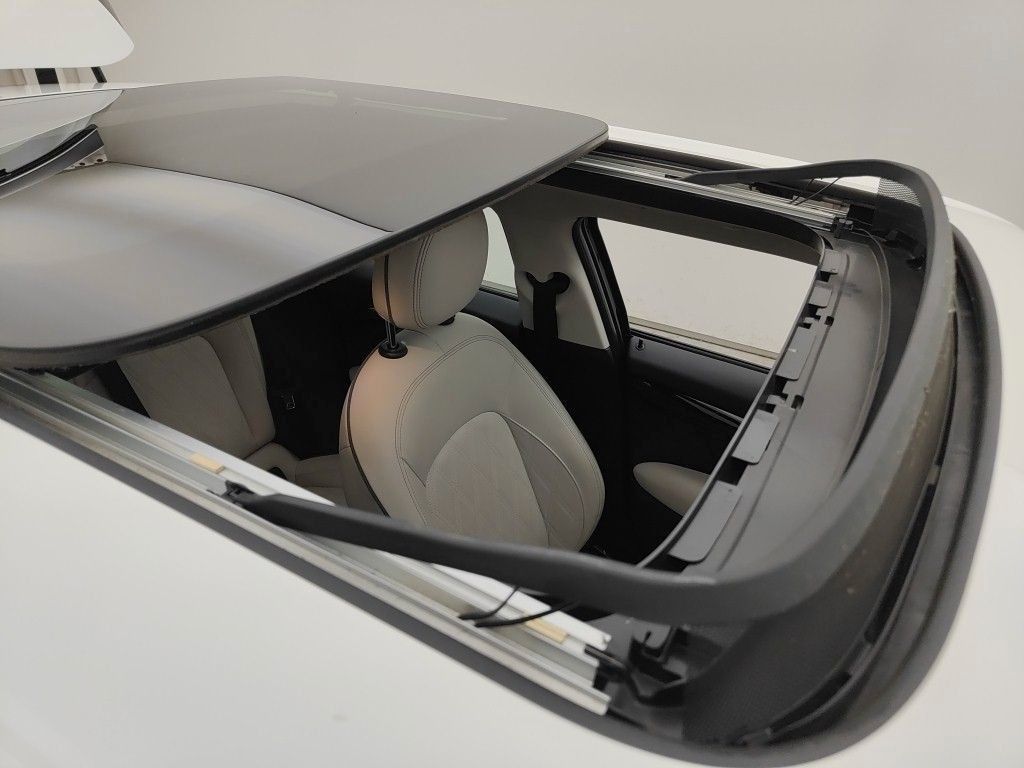 Fahrzeugabbildung MINI Mini Cooper Classic Trim LED/NAVI/SHZ/PANO/LEDER