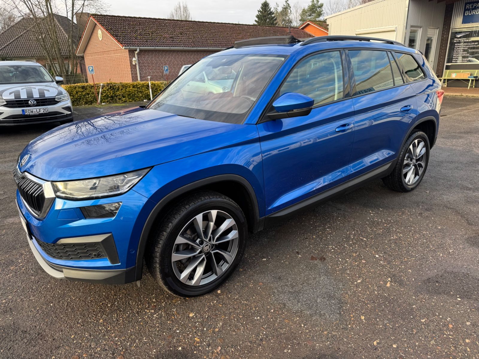 SKODA Kodiaq Tour Panorama/Standheizung/Matrix/AHK
