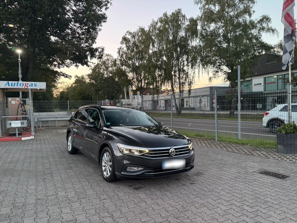 Image of Volkswagen Passat Variant