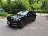 Jaguar F-Pace 25t AWD  - Jaguar F-Pace in Duisburg