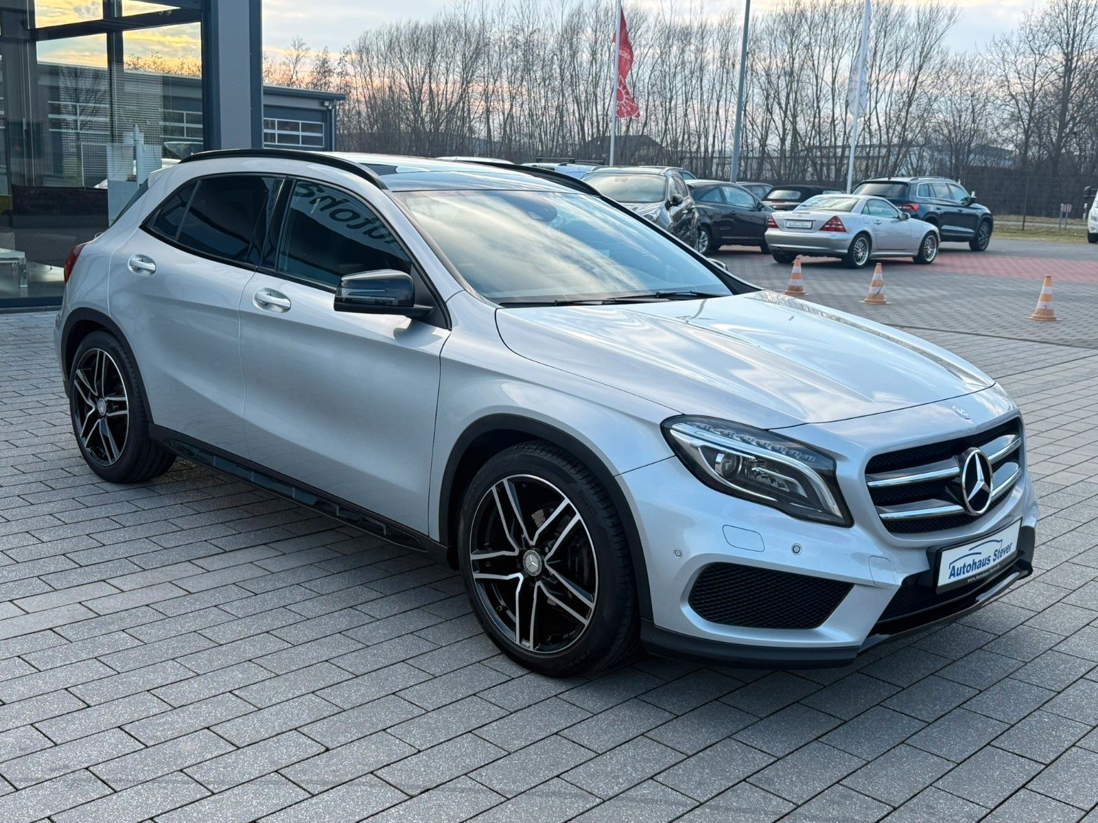 Fahrzeugabbildung Mercedes-Benz GLA 200 GLA Urban