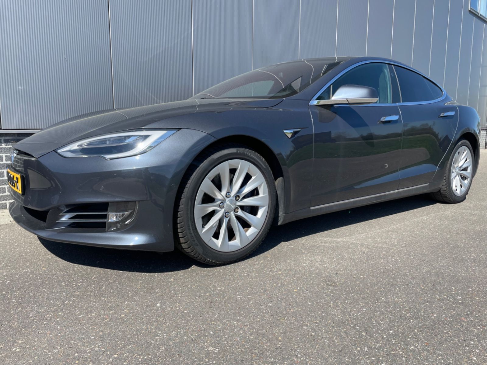 TESLA Model S