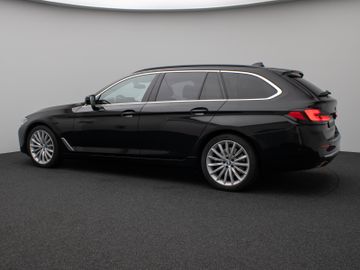 Fahrzeugabbildung BMW 530d xDr Tour AHK  Pano ACC HUD Komfortsitz