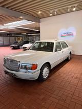 Mercedes-Benz SEL 560 Lang Oldtimer H-Kennzeichen - weiße Mercedes-Benz S 560