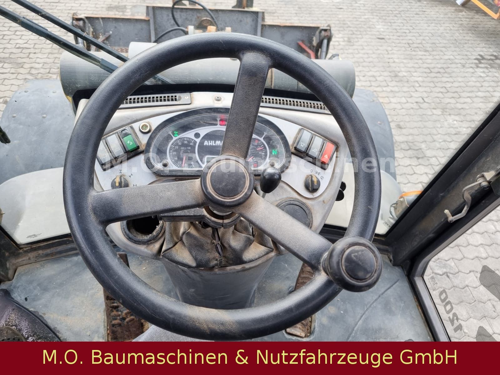 Fahrzeugabbildung Ahlmann AF 1200 / SW / Klappschaufel / Gabel