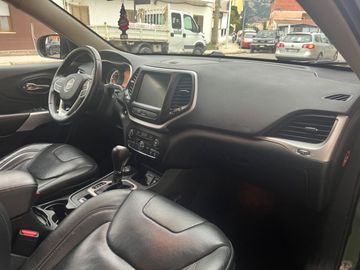 Jeep Cherokee - 11