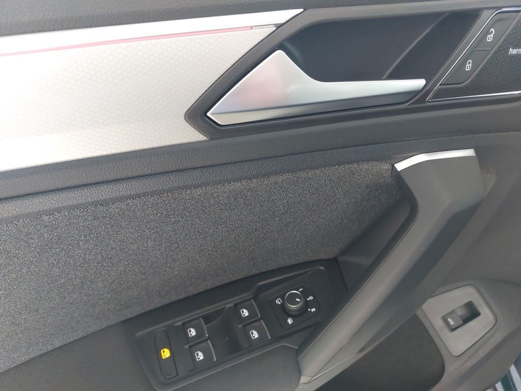 Fahrzeugabbildung Volkswagen Tiguan 1.5 TSI DSG Life Digital Cockpit Panorama