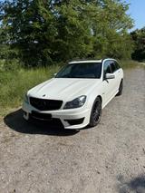 Mercedes-Benz C 63 AMG C 63 T AMG 7-G Speedshift Designopaket - gebrauchte Mercedes-Benz C 63 AMG aus dem Jahr 2013