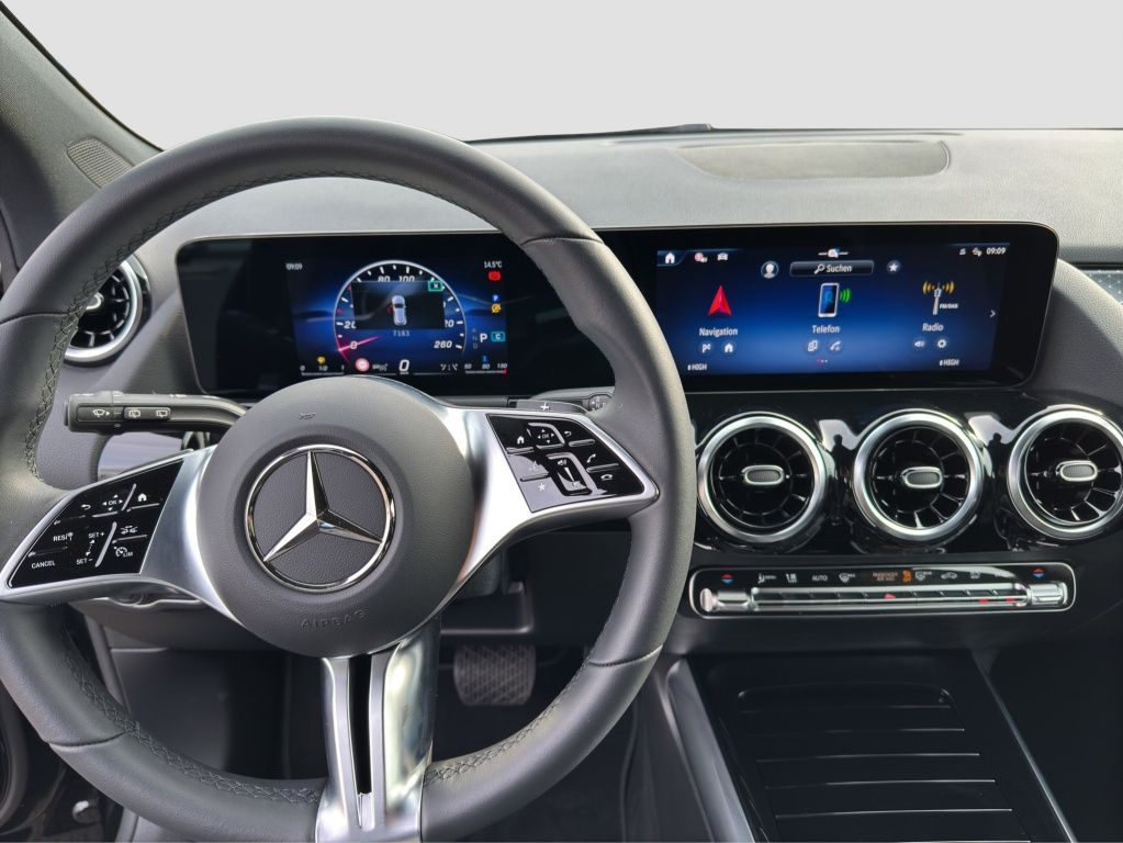 Fahrzeugabbildung Mercedes-Benz GLA 200 d PROGRESSIVE*DISTR*AHK*LED*KAM*SITZH