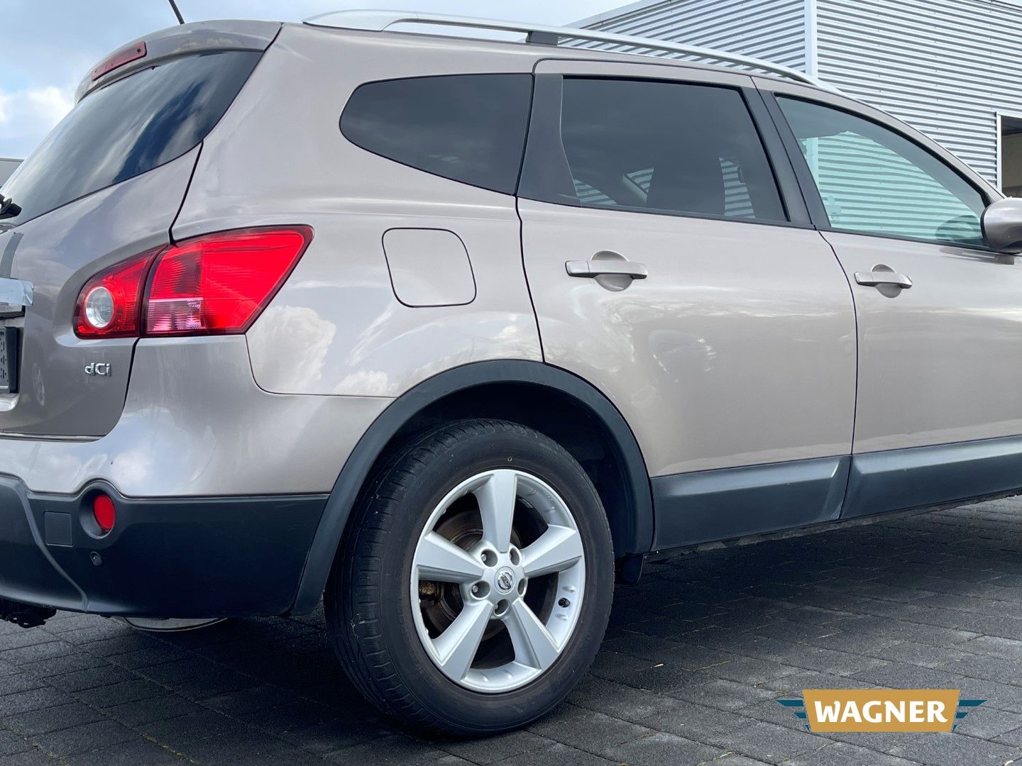 Fahrzeugabbildung Nissan Qashqai+2 Acenta 1.5 dCi DPF Motorschaden