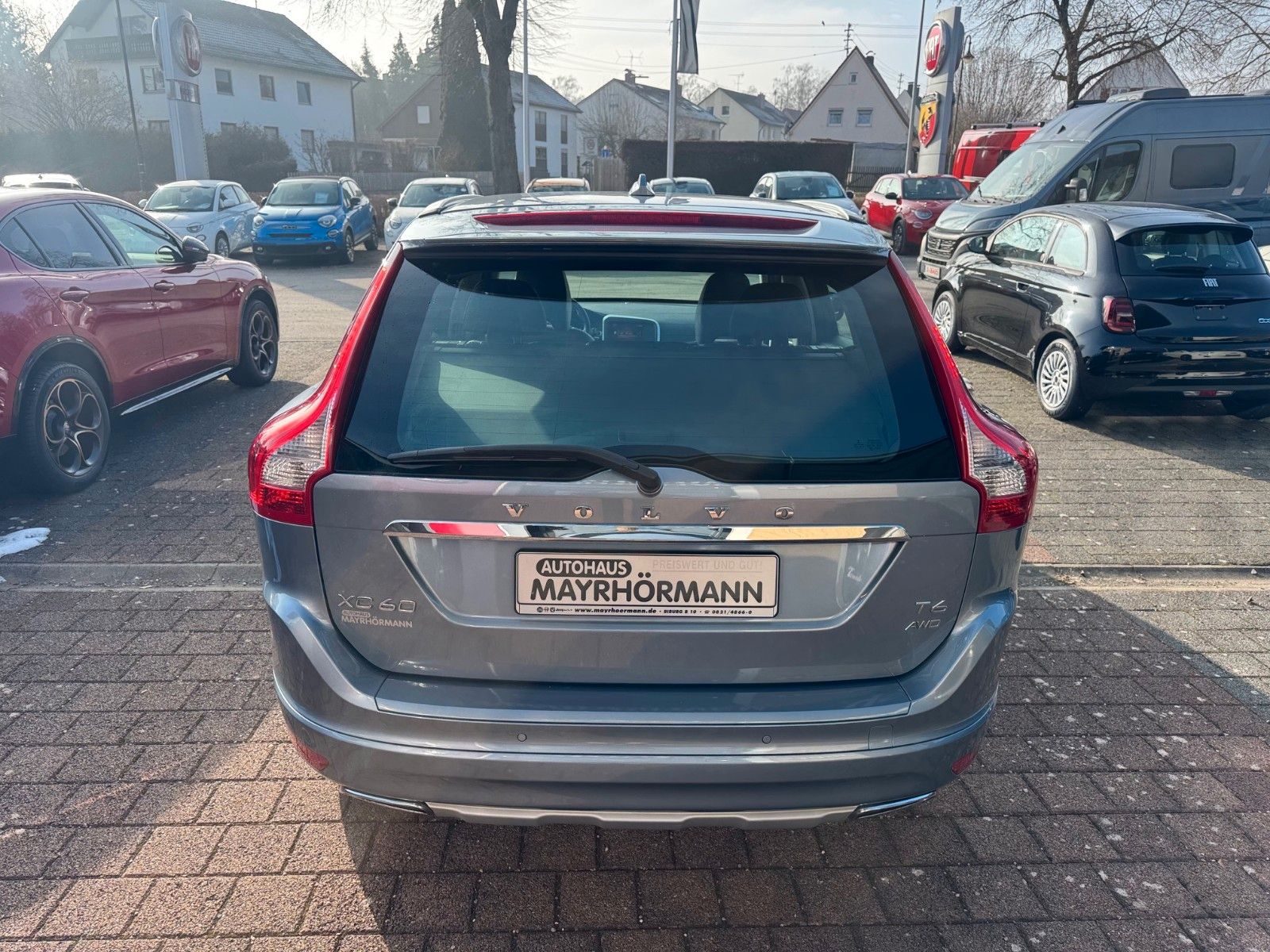 Fahrzeugabbildung Volvo XC60 Summum AWD 306PS NAVI LEDER SITZHZG AUTOM.