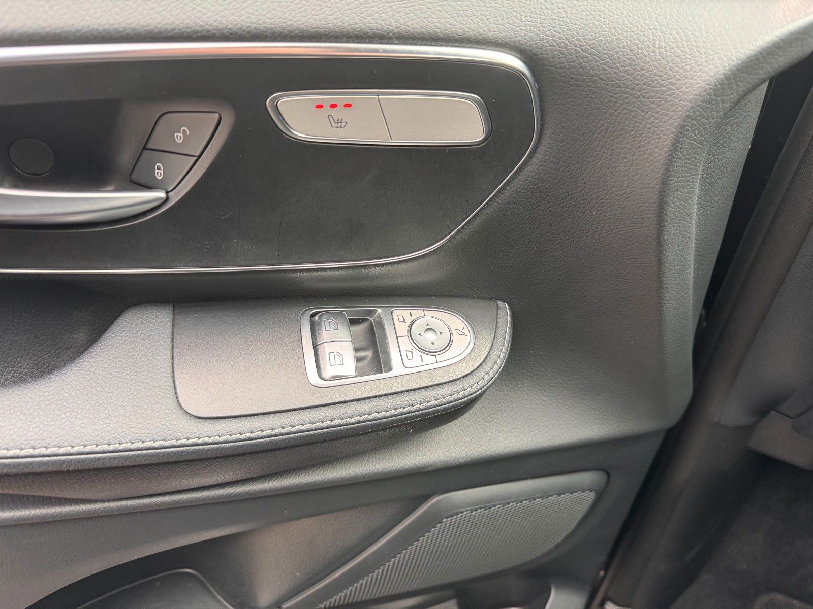 Fahrzeugabbildung Mercedes-Benz V 300 d AVANTGARDE Extralang 360Kamera Standheiz