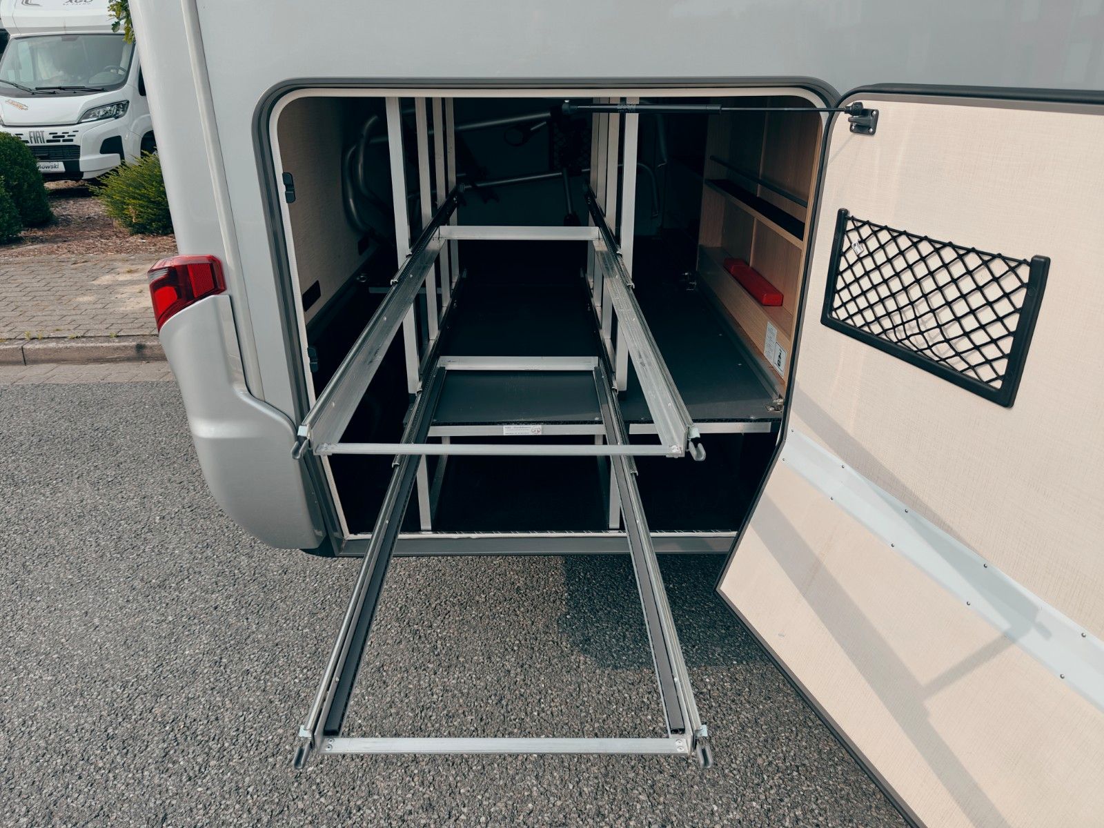 Fahrzeugabbildung HYMER / ERIBA / HYMERCAR B - KLASSE MC T 680 - INDIVIDUAL AUS ERSTBESITZ