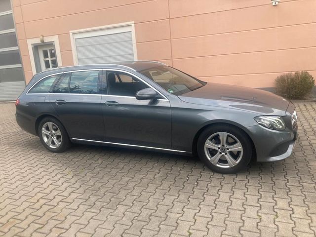 Mercedes-Benz E 220 d T 4Matic, Standheizung, AHK Avantgarde