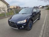Mitsubishi Outlander Instyle 4WD 4X4 - blaue Mitsubishi Outlander