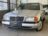 Mercedes-Benz C 180 - Automatik - Schiebedach - Mercedes-Benz Oldtimer: 180