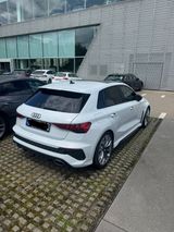 Audi RS3 2.5 TFSI S tronic quattro Sportback - - Audi RS3 mit Benzin-Antrieb: Kombi, 2.5