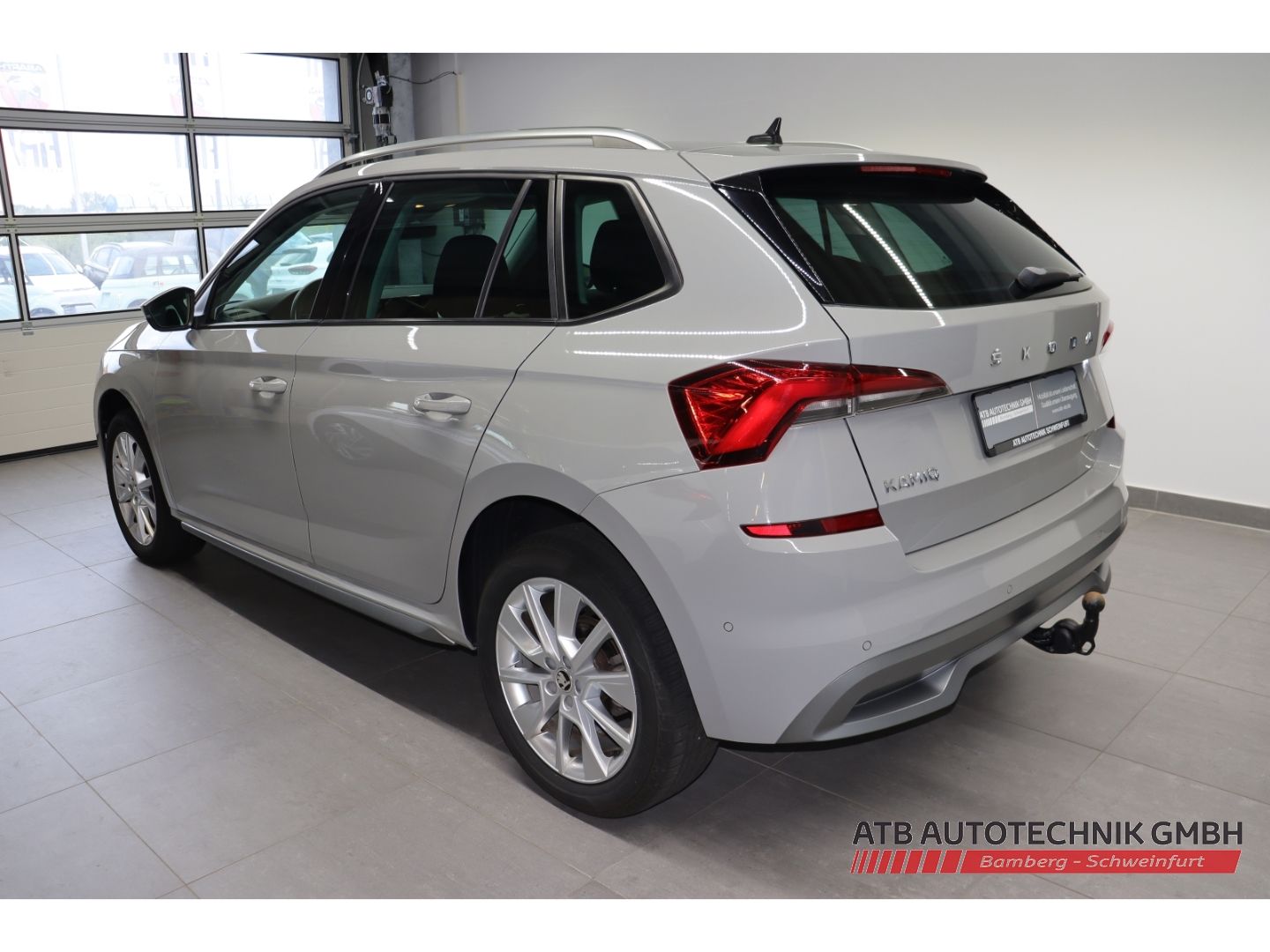 Fahrzeugabbildung SKODA Kamiq 1.0l TSI Style AHK-klappbar Navi  LED