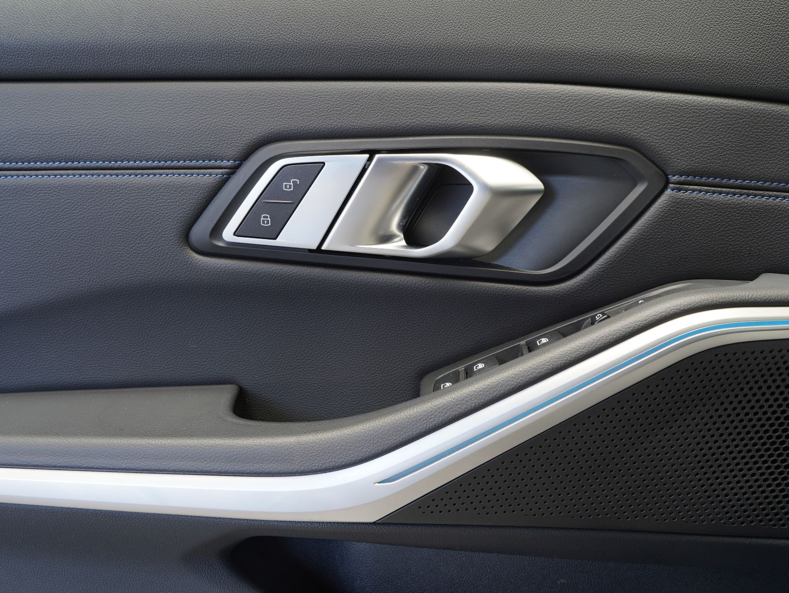Fahrzeugabbildung BMW 320 d xDrive Touring  M Sport STANDHZG/AHK/19"