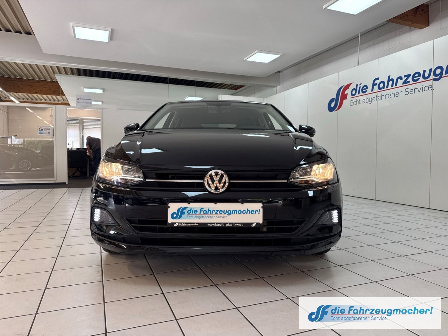 Fahrzeugabbildung Volkswagen Polo VI Comfortline 1.0 TSI AHK ACCKlimaautom SH