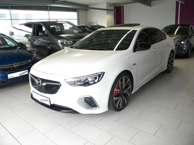 Opel Insignia B Grand Sport GSi 4x4 mit Schiebedach