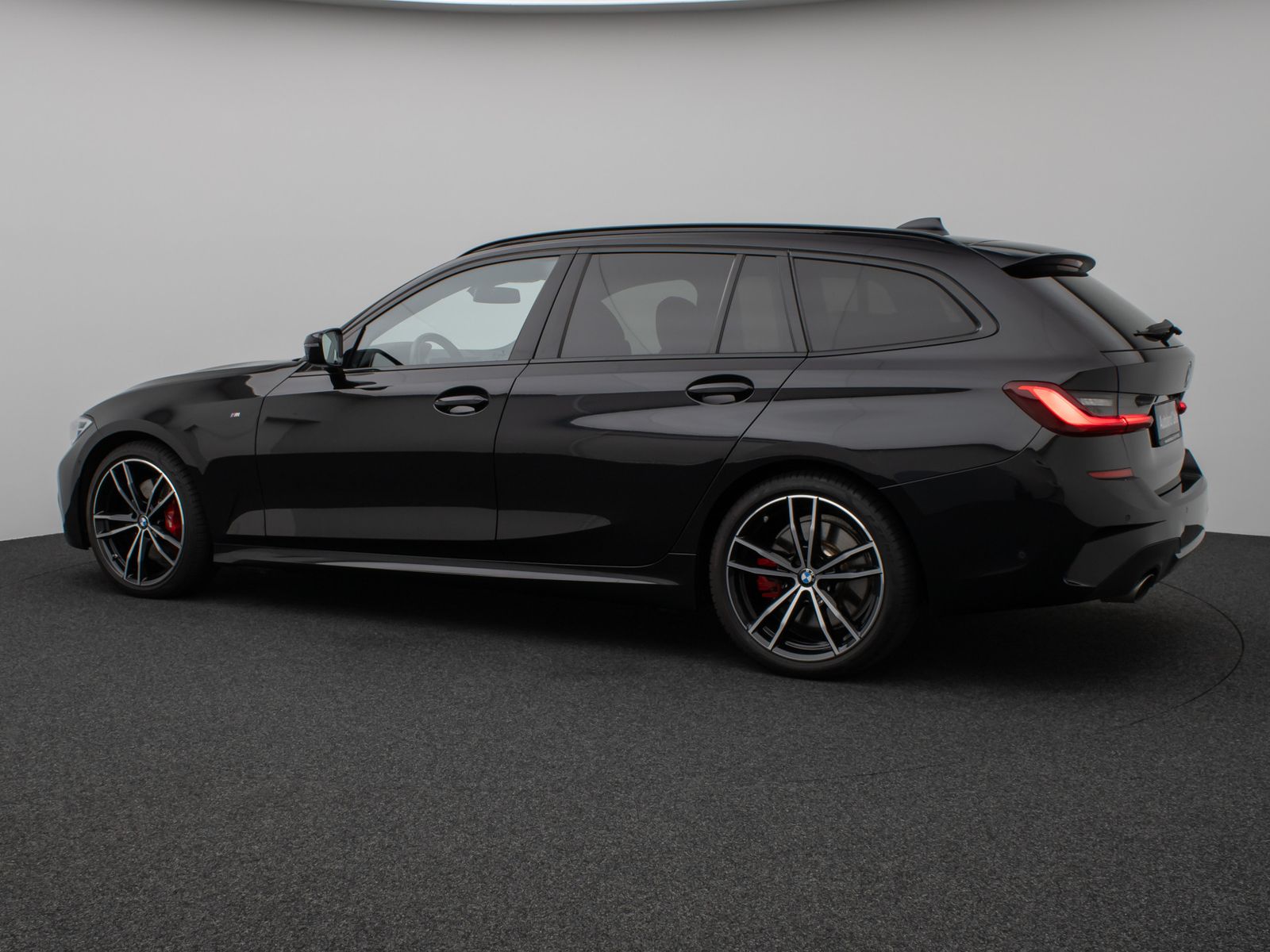 Fahrzeugabbildung BMW 330d xD M Sport Kamera HUD DAB H/K LED 19Zoll