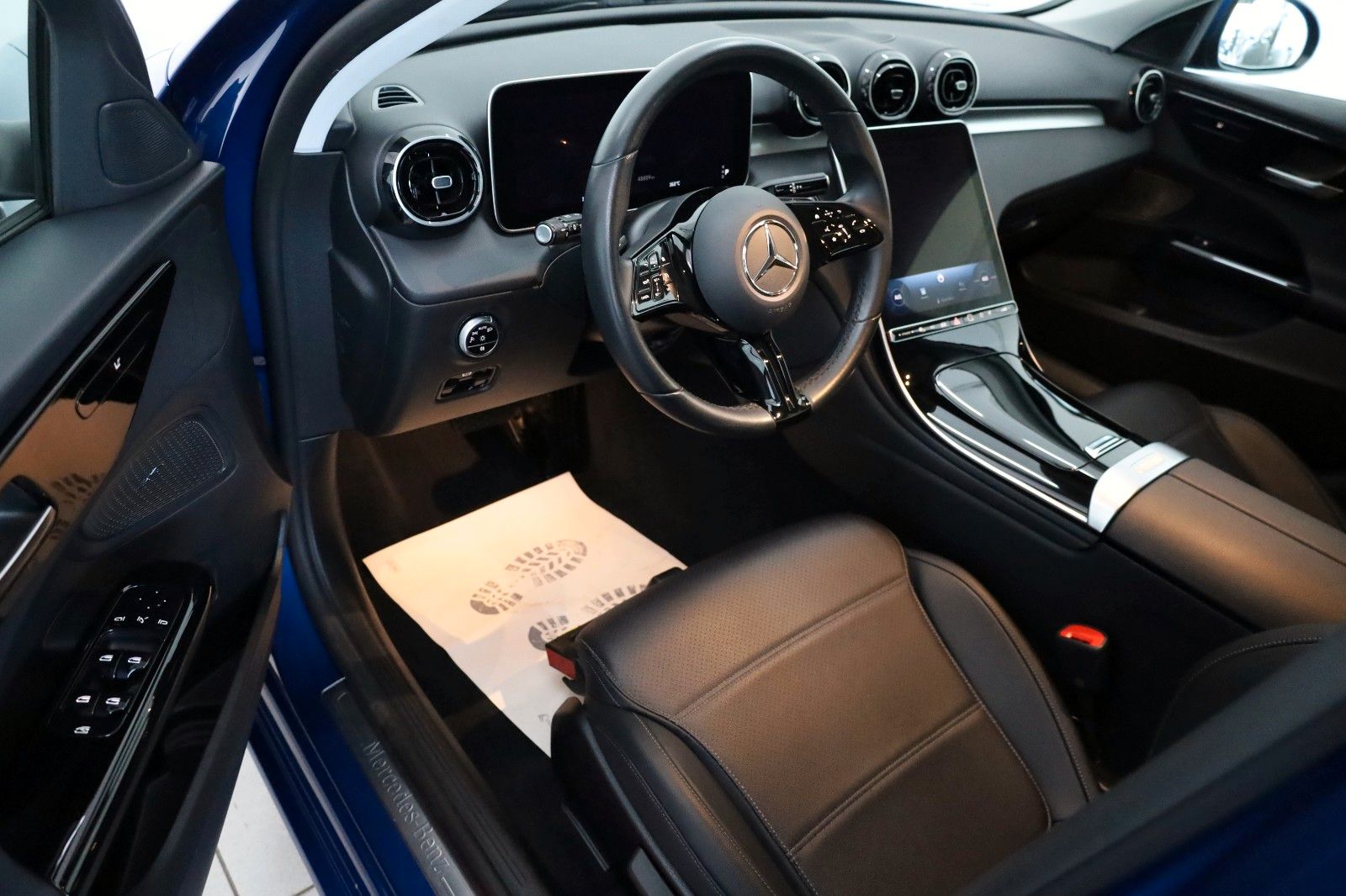 Fahrzeugabbildung Mercedes-Benz C 300e T Avantgarde T Leder,Navi,LED,SH,PDC,Park