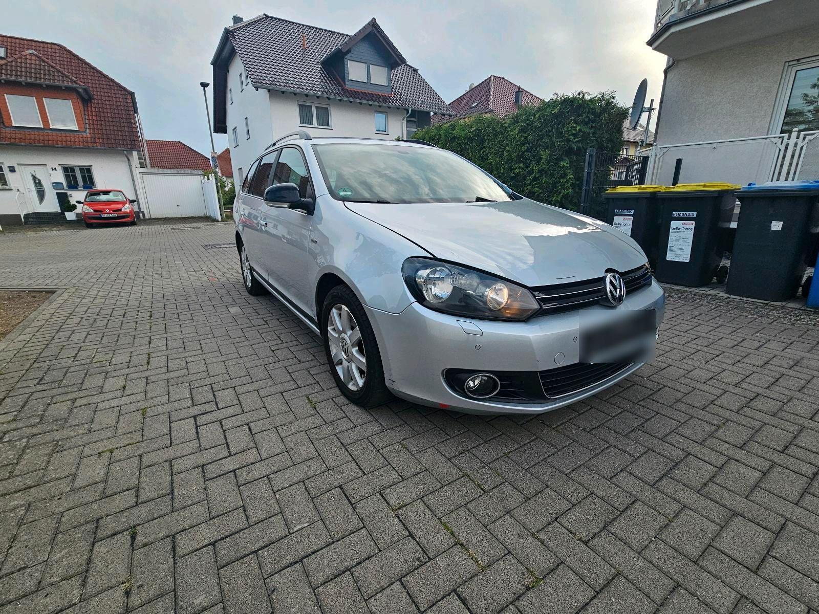 Volkswagen Golf 2013 — rear view