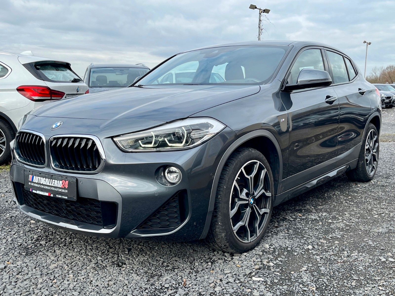 Fahrzeugabbildung BMW X2 sDrive20i M SPORTPAKET X Navi Pano LED HUD