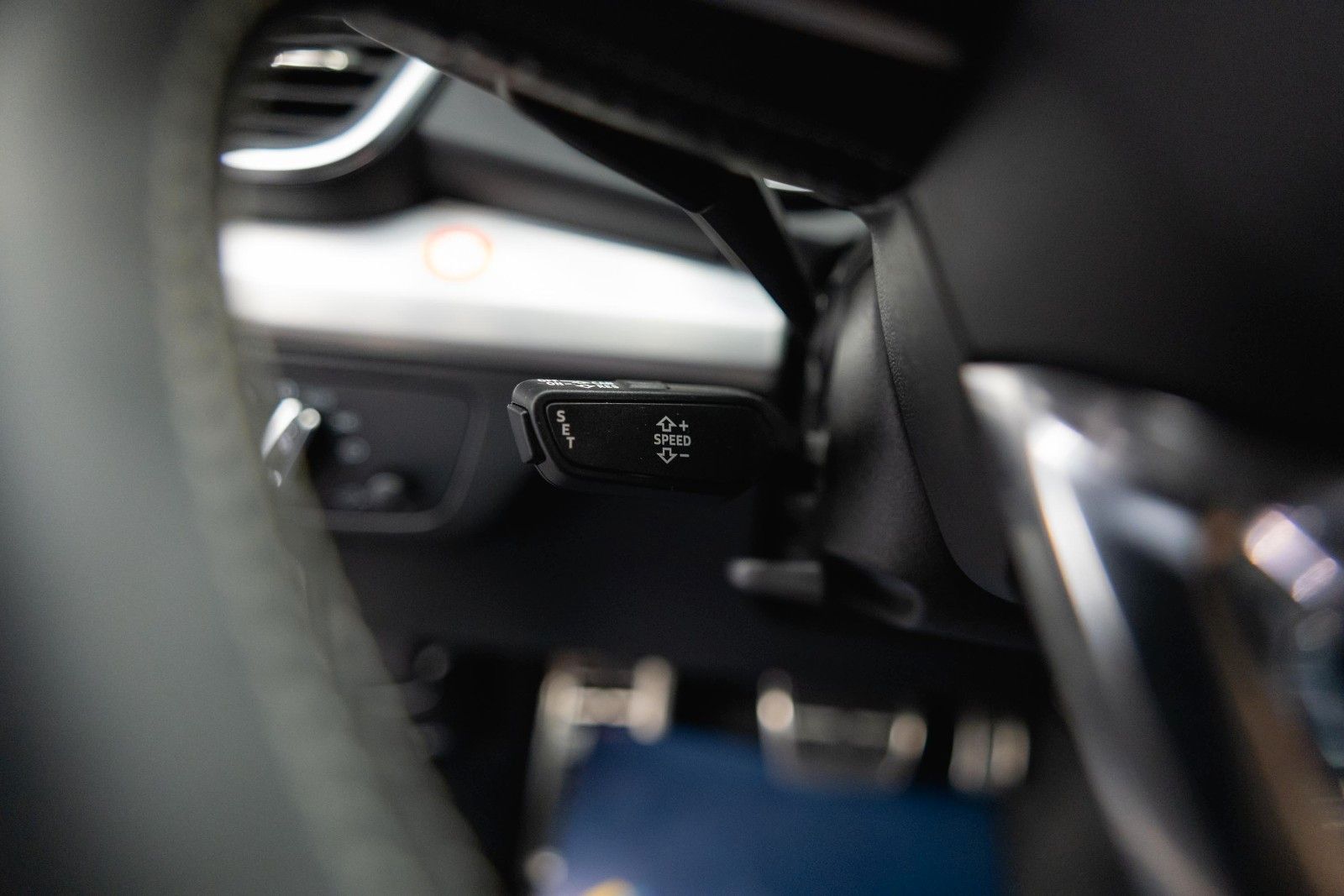 Fahrzeugabbildung Audi SQ5 3.0 TDI quattro Optik-Paket Schwarz *LED*19%