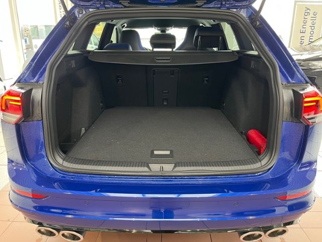 Fahrzeugabbildung Volkswagen Golf Variant VIII R 2.0 TSI DSG 4Motion IQ.DRIVE