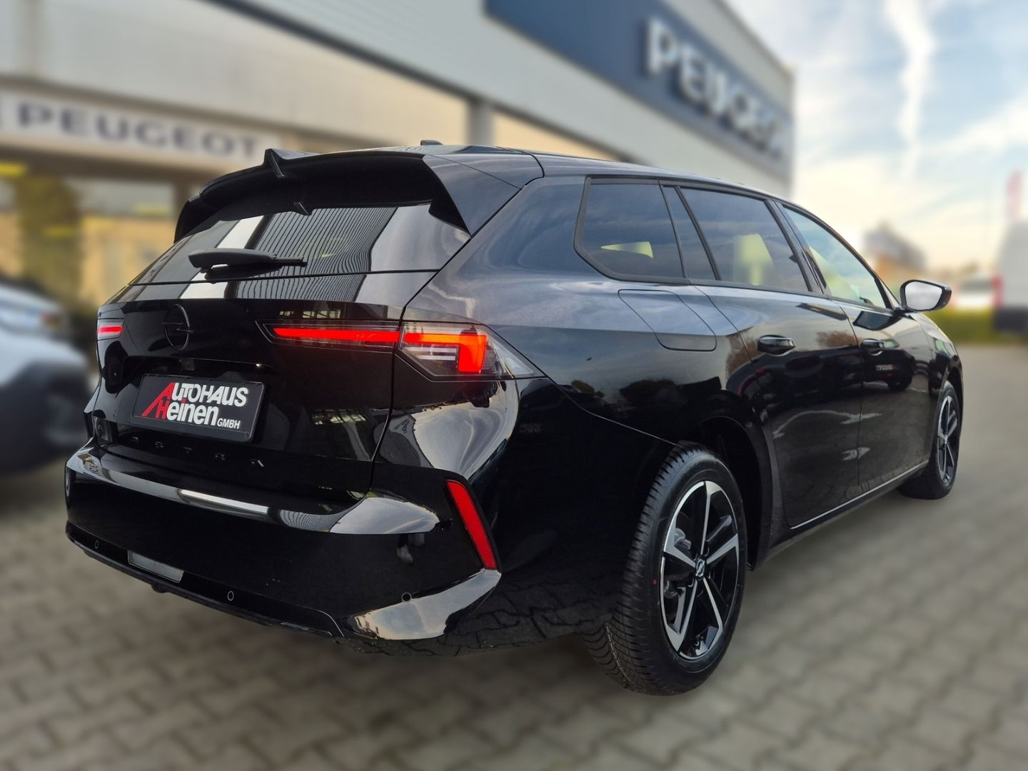 Fahrzeugabbildung Opel Astra 1.5 D EU6e L Sports Tourer GS HUD Navi 360