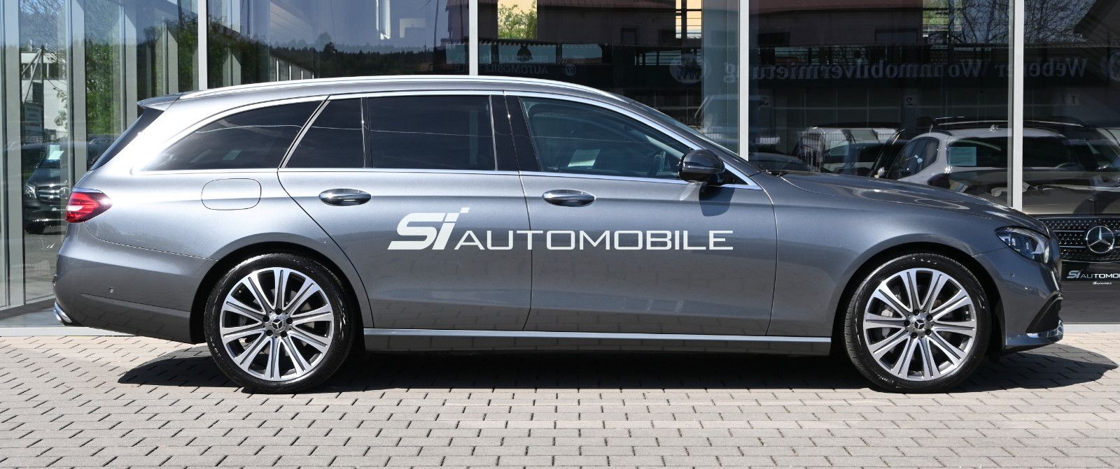 Fahrzeugabbildung Mercedes-Benz E 400 d 4M. T °ACC°AHK°AIRMATIC°MEMO°STHZG°360°