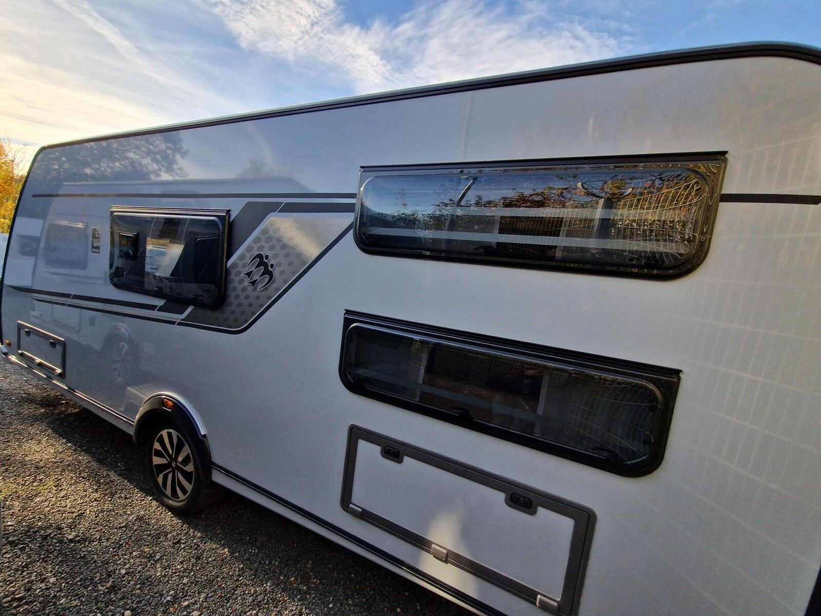 Fahrzeugabbildung Knaus Südwind 580  QS Black Selection