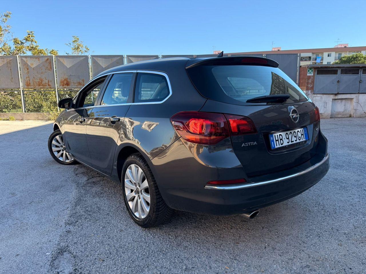 Opel Astra 2013 — photo 5
