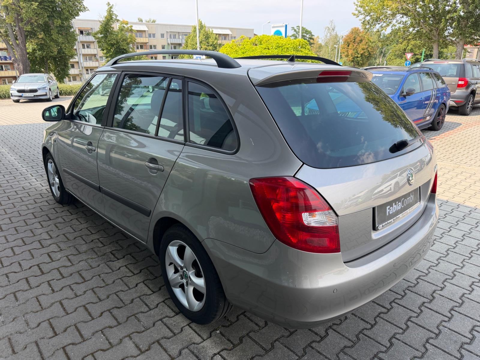 Skoda Fabia 2011 — photo 8