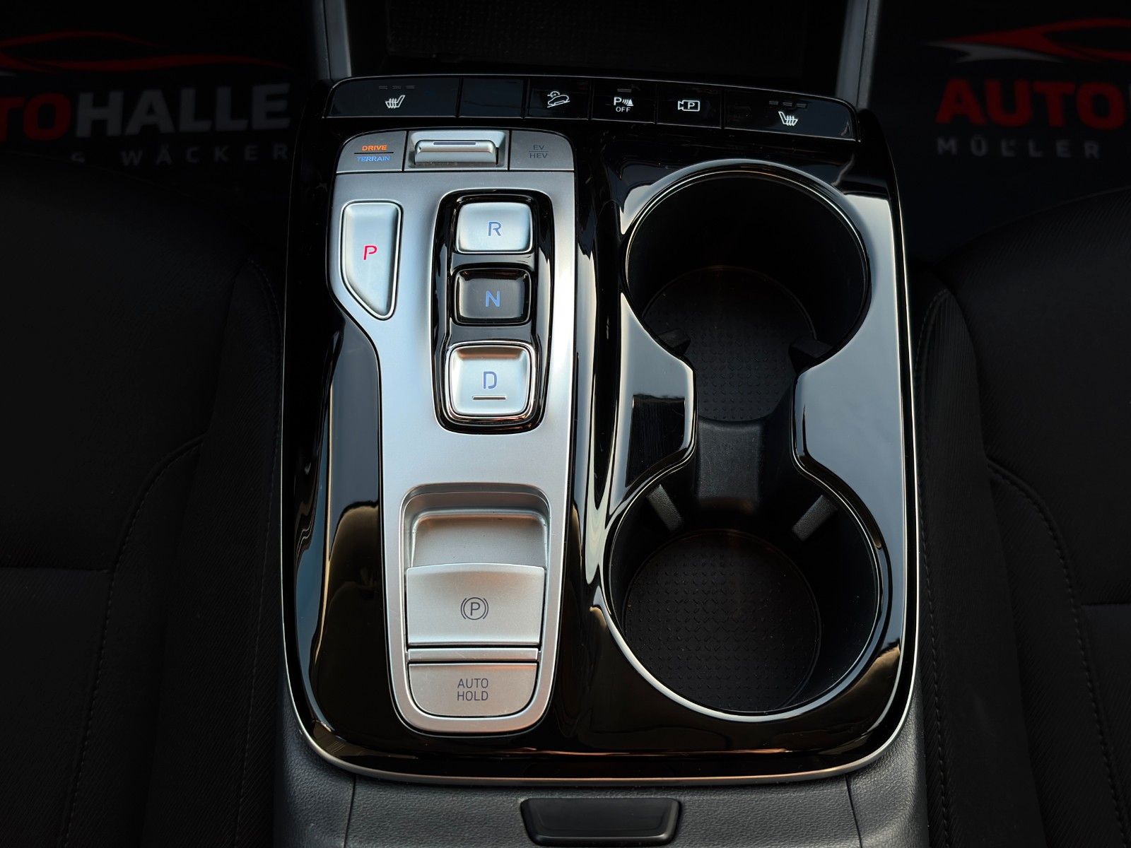 Fahrzeugabbildung Hyundai Tucson 1.6 T-GDI PHEV 4WD Temp. CarPlay CAM SHZ