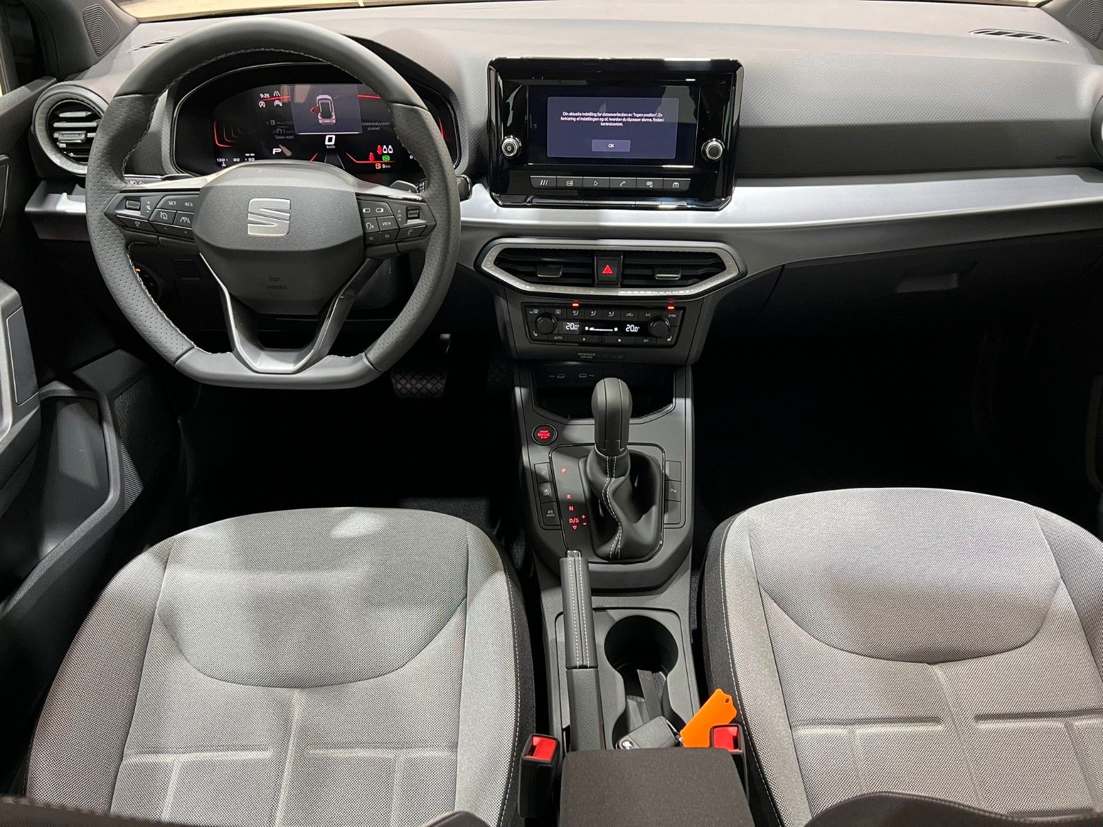 Fahrzeugabbildung SEAT Arona 1.0 TSI 85kW FR DSG