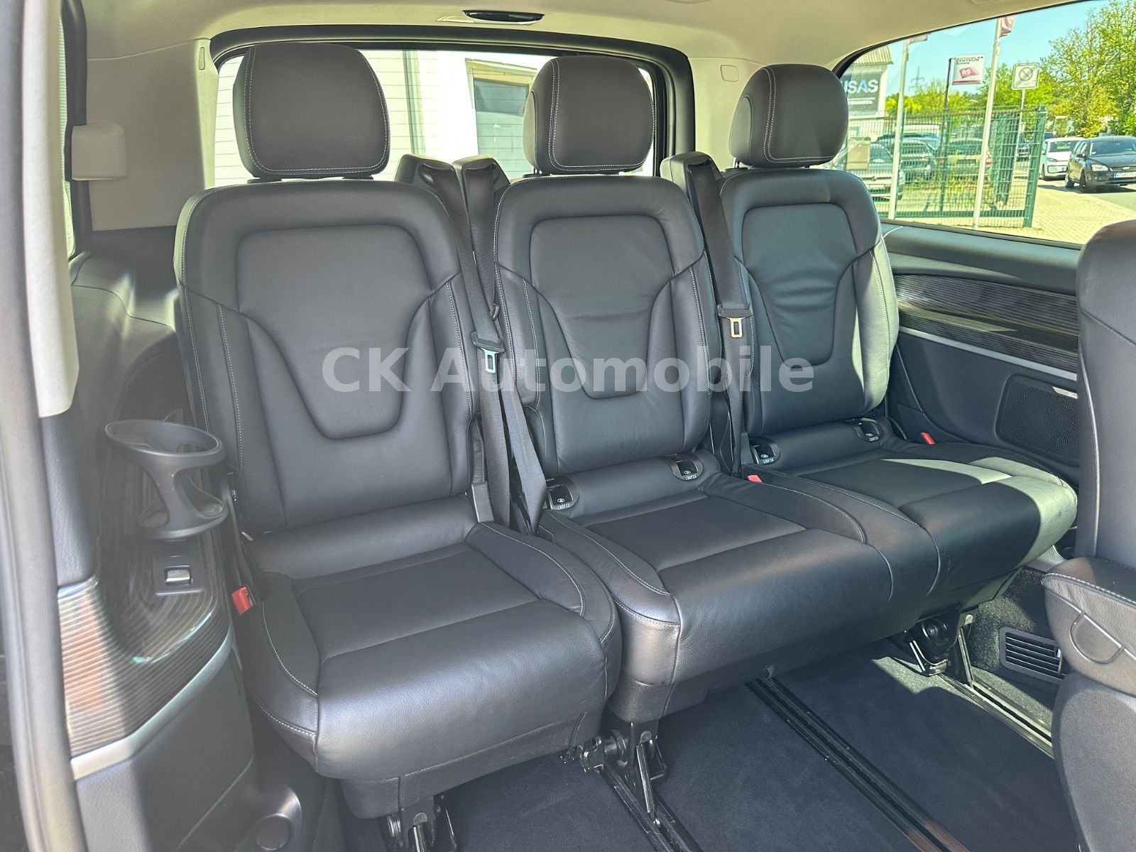 Fahrzeugabbildung Mercedes-Benz V250d AVANTGARDE EDITION 4MATIC lang/7 Sitze