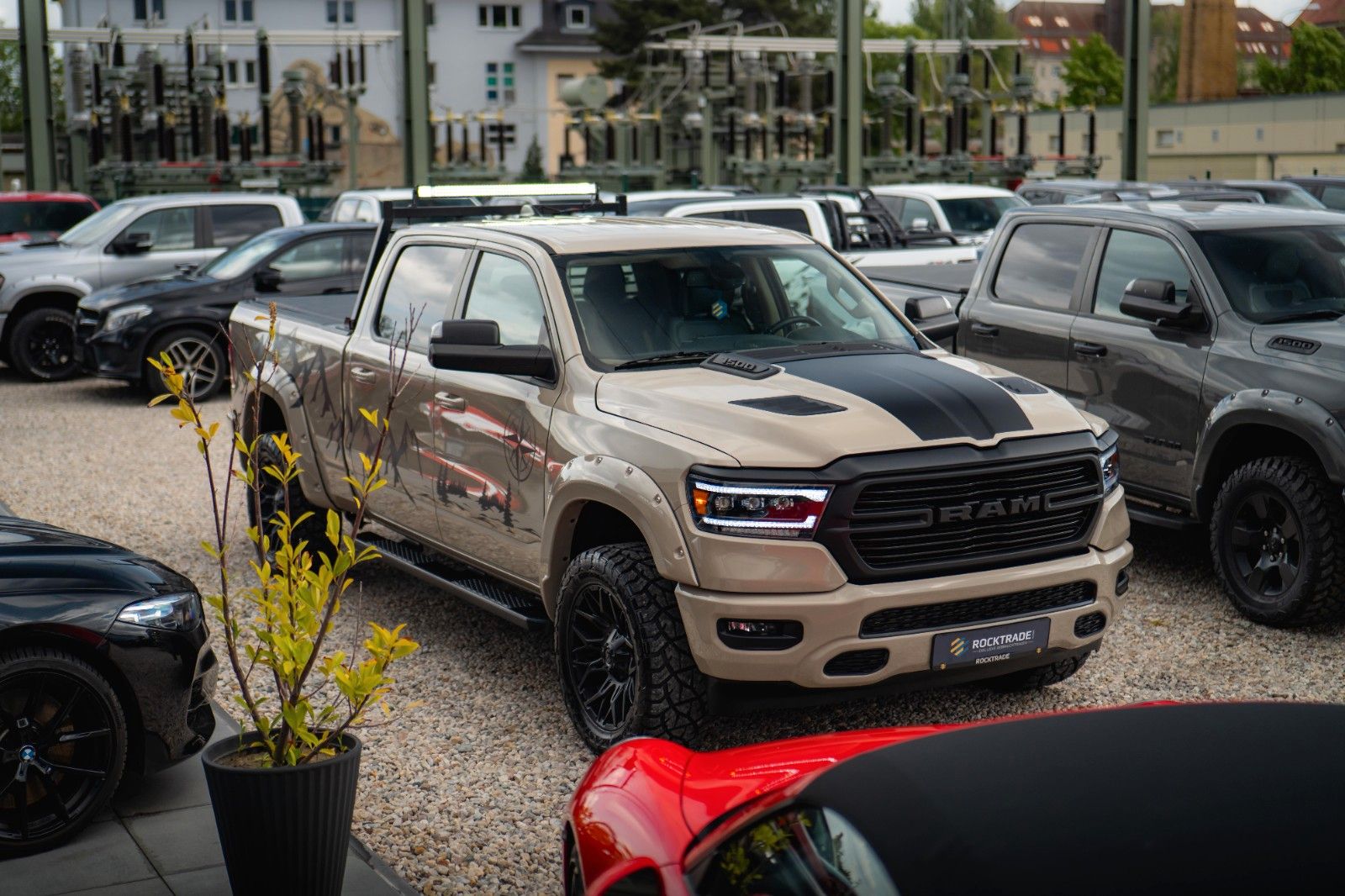 Fahrzeugabbildung Dodge RAM 5.7 V8 HEMI 4x4 ARMY STYLE Offroad LONGBED